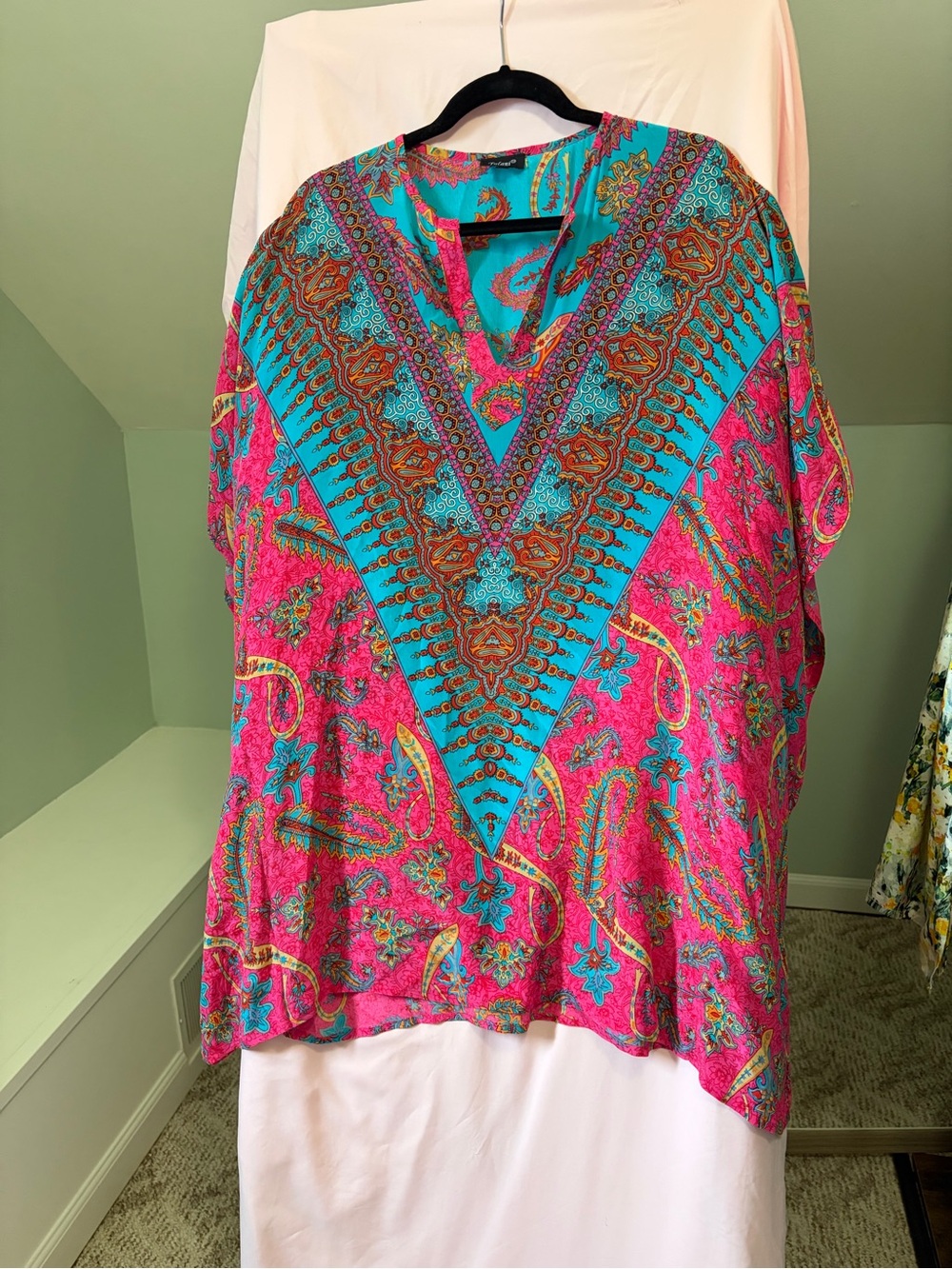 Tolani 100% Silk Vibrant Pink & Teal Paisley V-Neck Women's Top size small - Picture 2 of 7